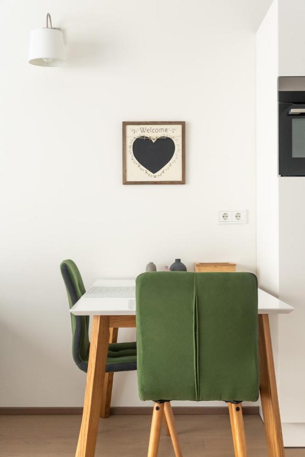 Quiet And Cozy Apartment Next To Mariahilfer Strasse And Naschmarkt With Ac, Minimum 30 Nights Wien Ngoại thất bức ảnh