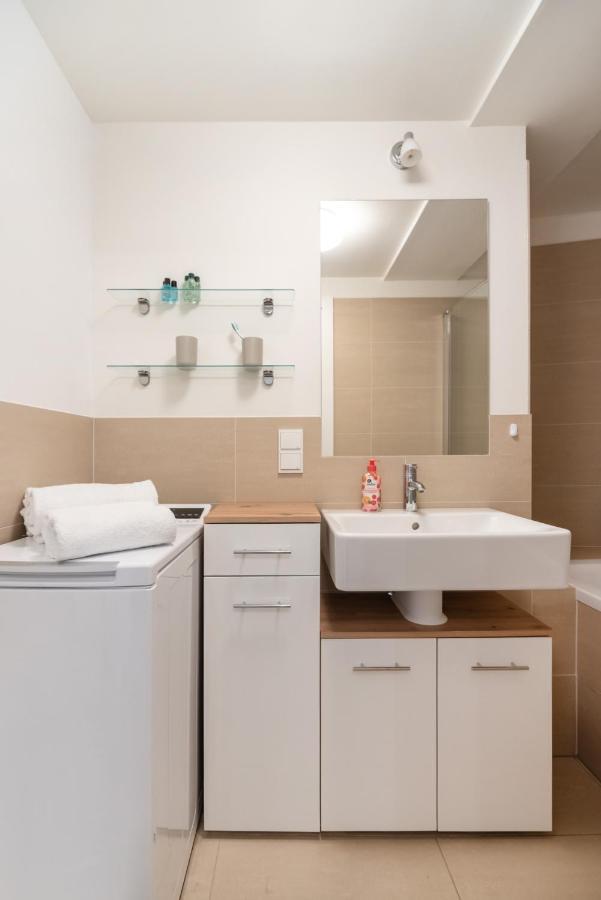 Quiet And Cozy Apartment Next To Mariahilfer Strasse And Naschmarkt With Ac, Minimum 30 Nights Wien Ngoại thất bức ảnh