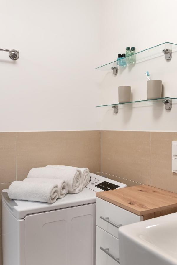 Quiet And Cozy Apartment Next To Mariahilfer Strasse And Naschmarkt With Ac, Minimum 30 Nights Wien Ngoại thất bức ảnh