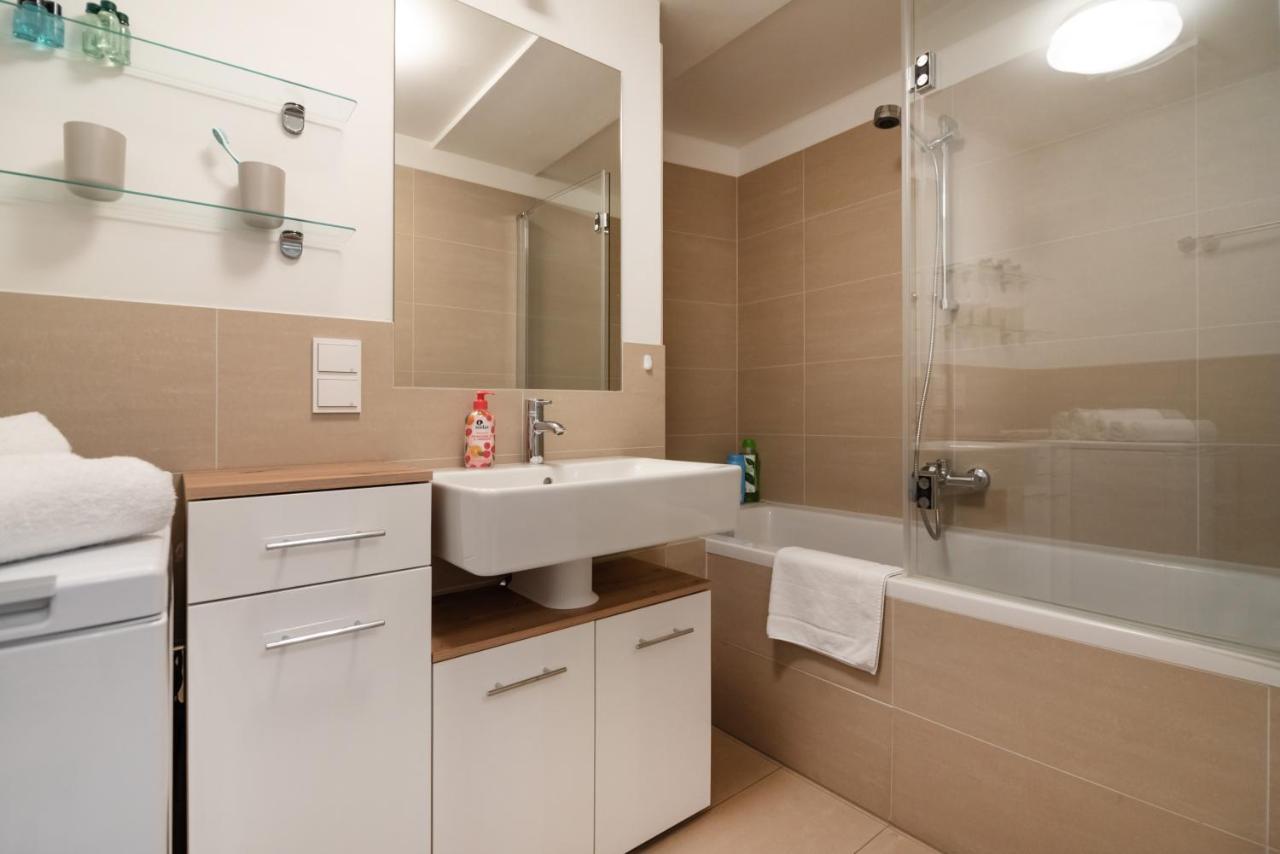 Quiet And Cozy Apartment Next To Mariahilfer Strasse And Naschmarkt With Ac, Minimum 30 Nights Wien Ngoại thất bức ảnh